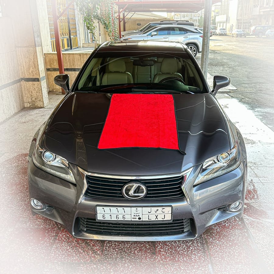 towel to dry the car after washing
