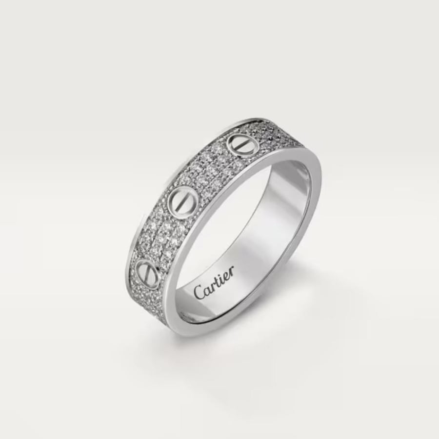 خاتم من مجموعة LOVE ذهب و الماس