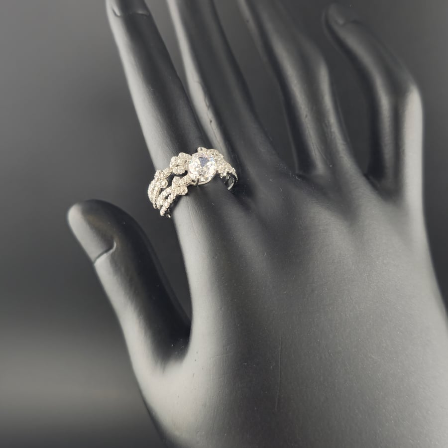 خاتم ذهب ابيض عيار 18