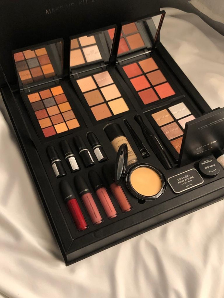 بوكس مكياج MAKEUP BOX