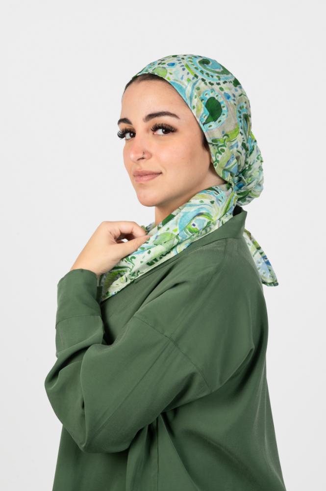 طرحة ملونة بنقشة خضراء