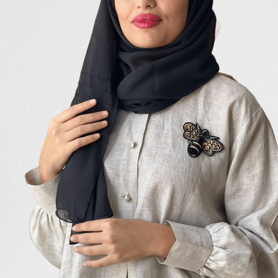 طقم لينن بيج مع بروش