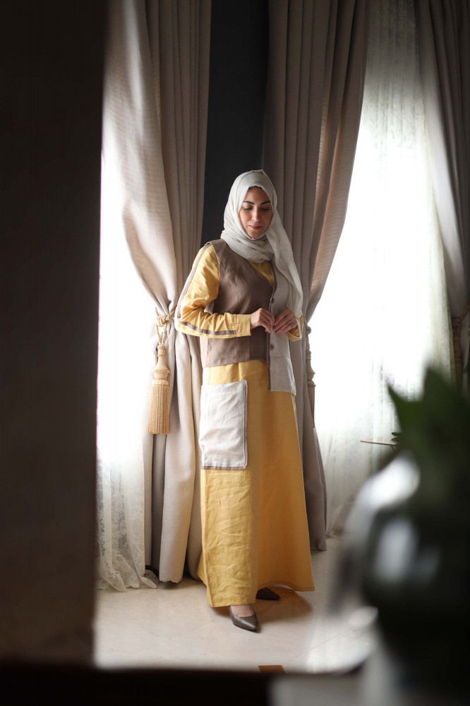 مجموعة مختارة ( ثوب سديري أصفر لينين طبيعي)