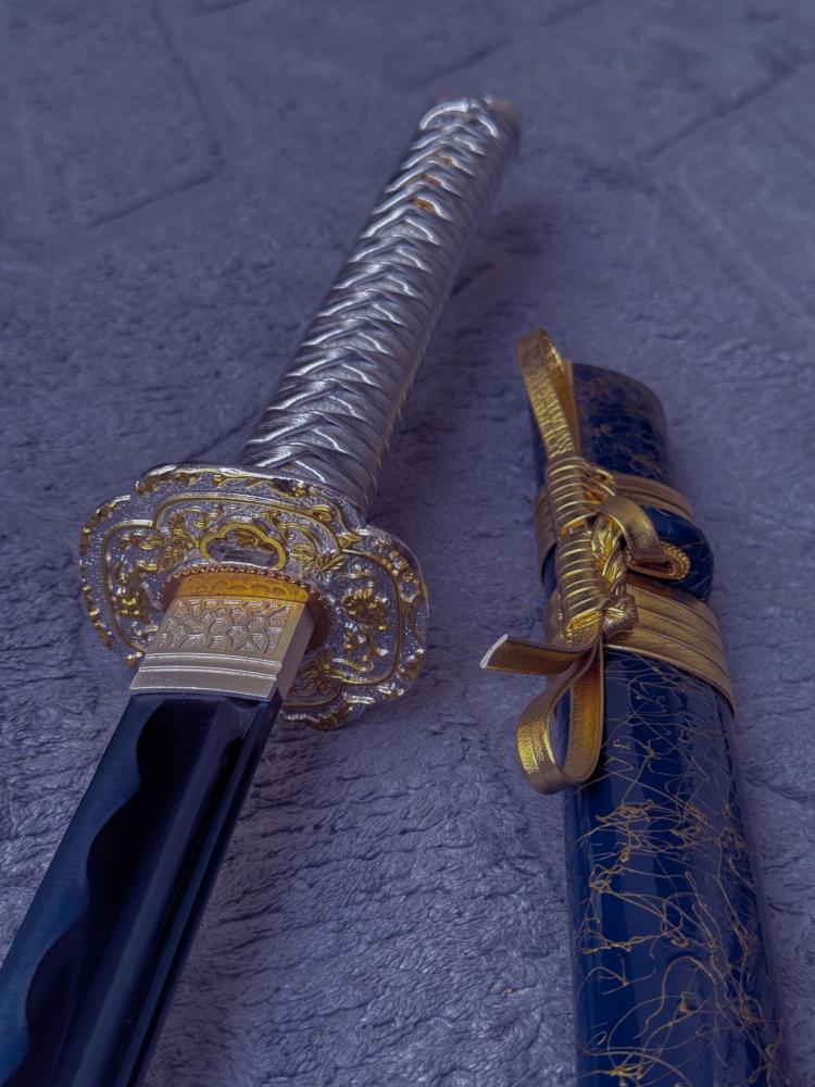 Royal Presence Katana