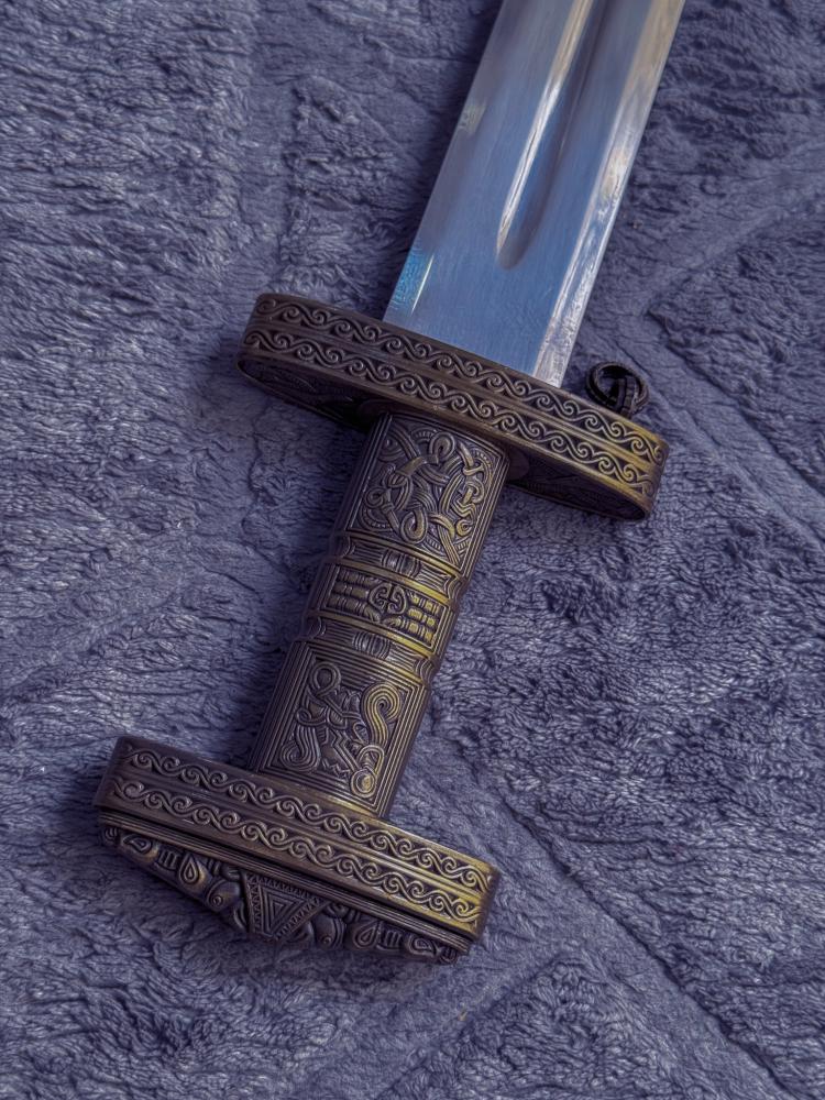 سيف الفايكنق