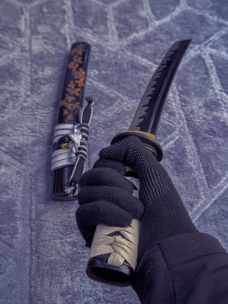 Dark Fire Tanto