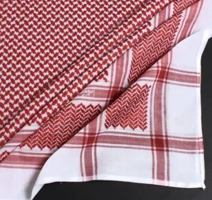 شماغ الجنادرية من عجلان واخوانة القديم