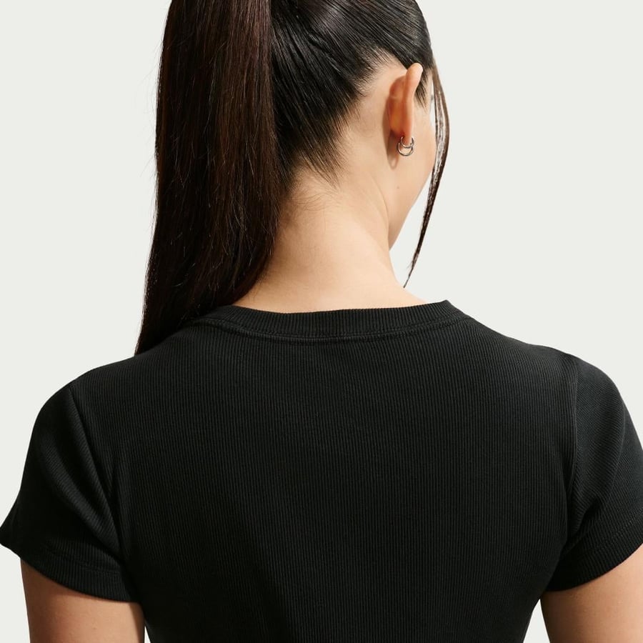 تيشيرت لايف ستايل نسائي من نايك _ IH7996-010