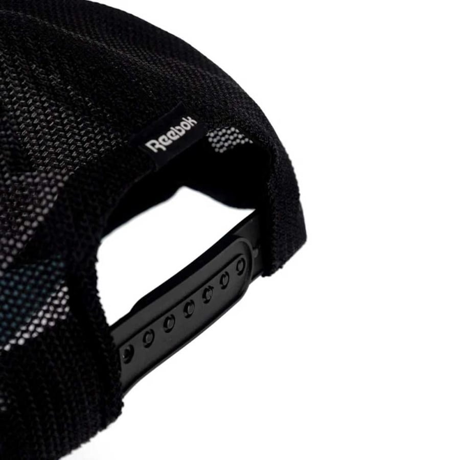 Reebok training cap for both genders