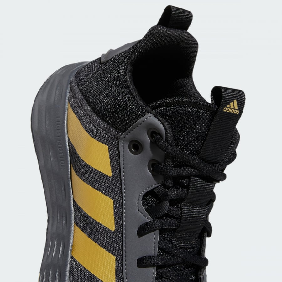 Adidas running shoes for men