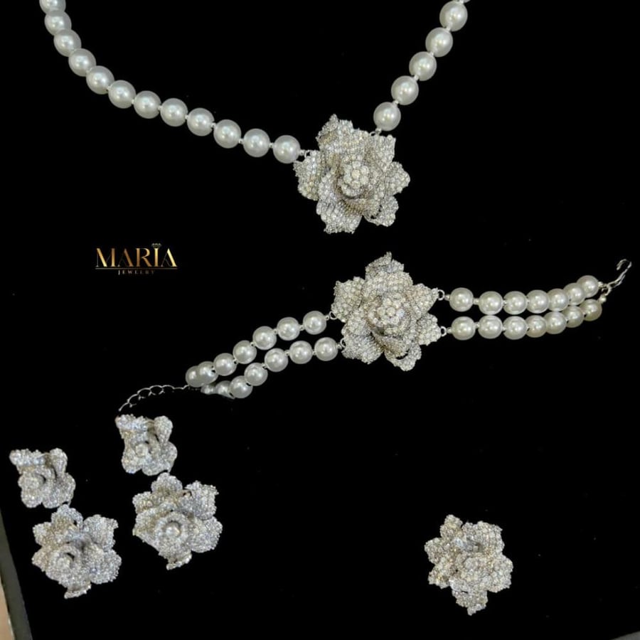 طقم زركون بلوم Bloom لون فضي