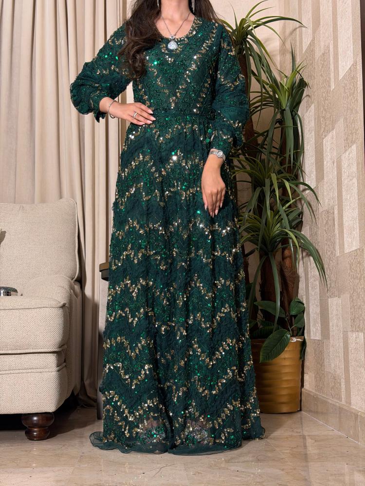 فستان سهرة أسود مشغول بالترتر