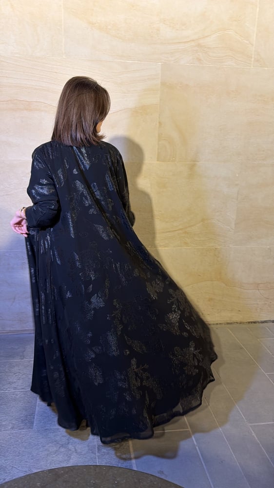 Shiny abaya