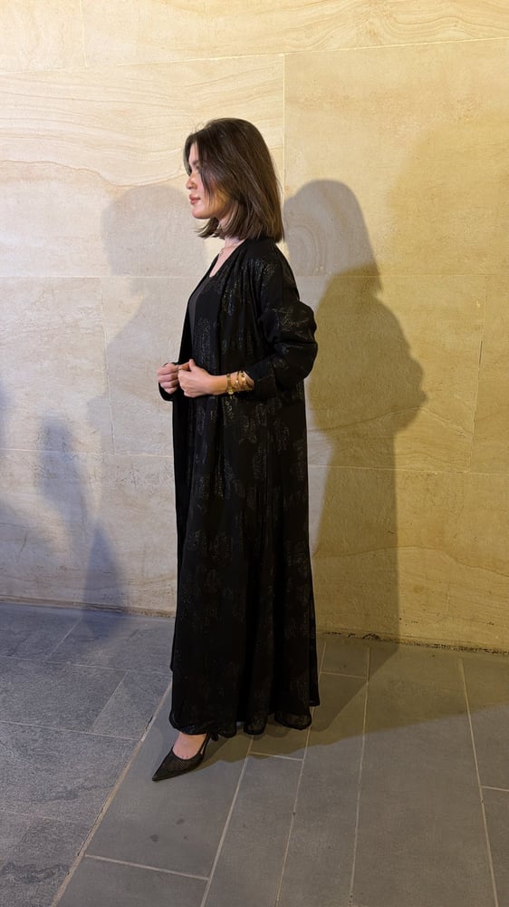 Shiny abaya