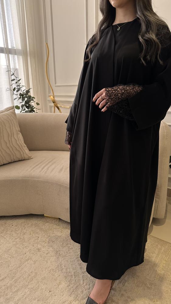 عباية جاينيز بـ اكمام دانتيل