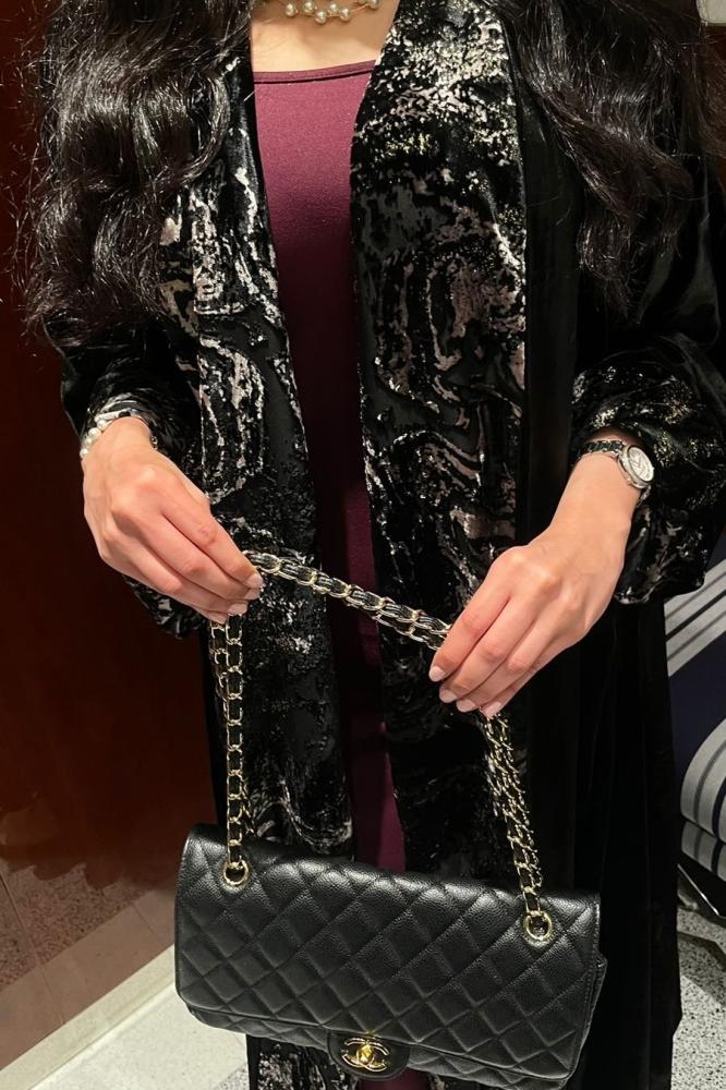 عباية مخمل كلوش مطرزه
