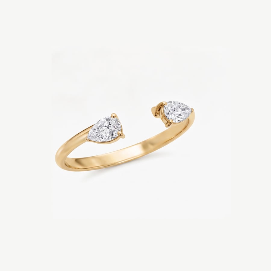 Solitaire teardrop ring 0.22 carat