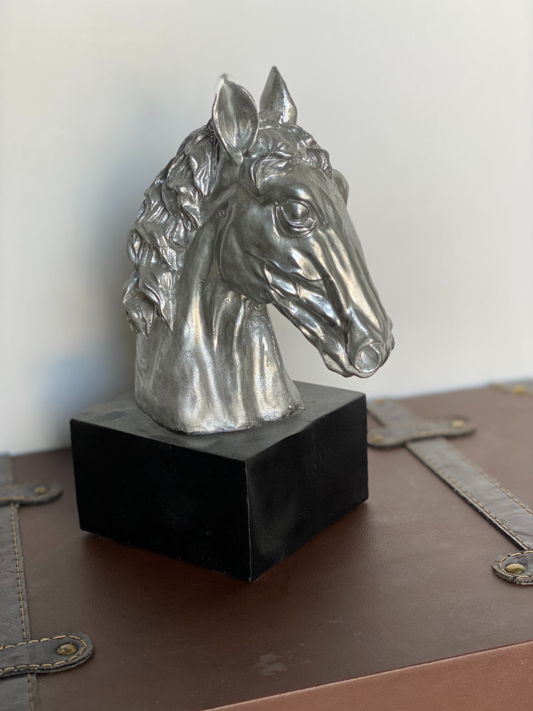 مجسم رأس الخيل حجم صغير