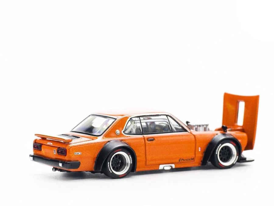 Nissan Skyline GT-R V8 Drift Hakosuka Pandem Orange 1:64 Pop Race PR640032