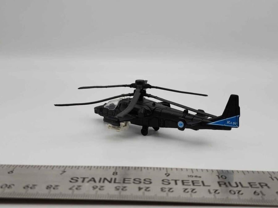 Kamov KA-52 Alligator Russian Attack Helicopter, Tailwinds Series 1:87 Maisto 15088