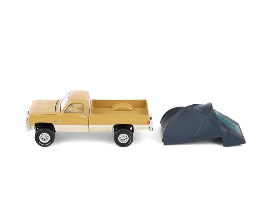 GMC Sierra Lifted Pickup Truck Camping Camper 1986 Desert Sand and Doeskin Tan with Modern Truck Bed Tent 1:64 Greenlight 38080B