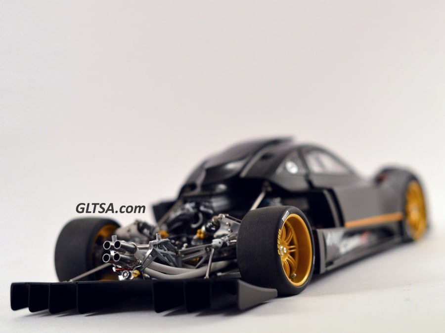 RARE Pagani Zonda R Carbon Fiber Black 1:18 AUTOart 78261