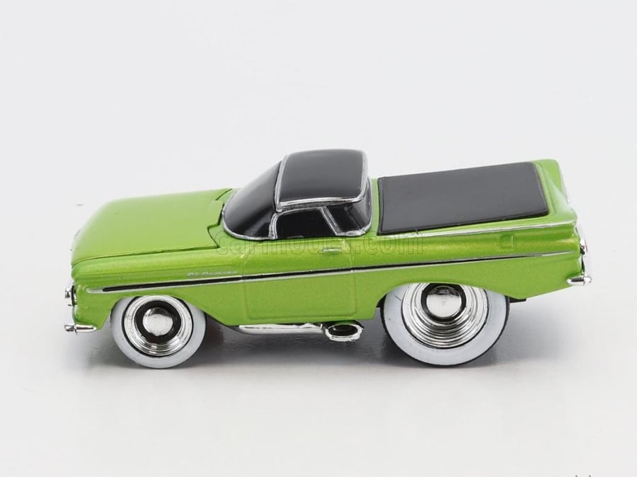 Chevrolet C60 Flatbed 1966 with Chevrolet El Camino 1959 Light Green 1:64 Maisto 11532-03
