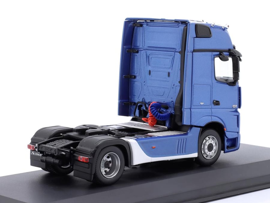 Mercedes-Benz Actros MP4 SZM Blue Metallic 1:43 Ixo TR206.22