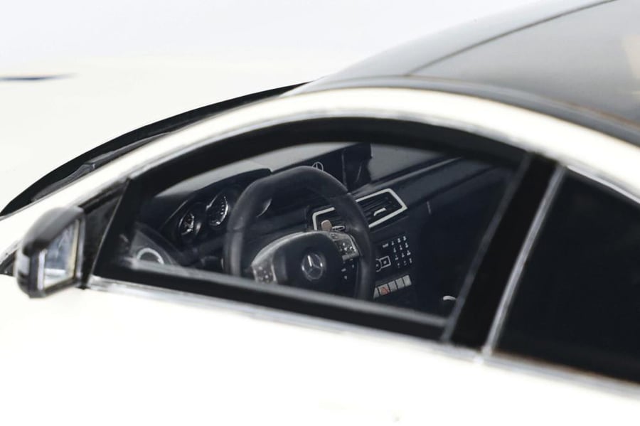 Mercedes-Benz C63 AMG (W204) Edition 507 White 1:18 GT Spirit GT899 LIMITED 2500 PCS