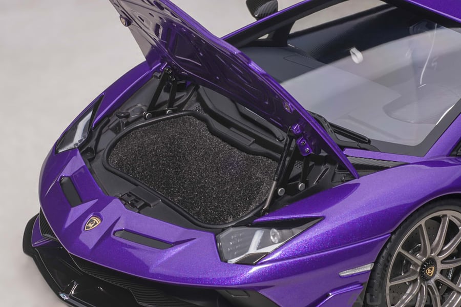 Lamborghini Aventador SVJ Viola Pasifae 1:18 AUTOart 79179