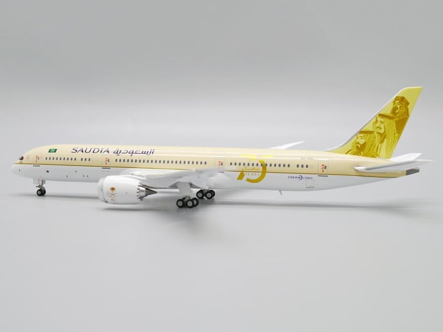Saudi Arabian Airlines Boeing 787-9 75th Years Livery Flaps Down HZ-ARE 1:400 JC Wings LH4274A