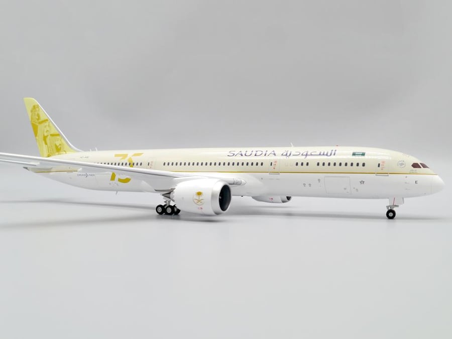 Saudi Arabian Airlines Boeing 787-9 75th Years Livery HZ-ARE 1:200 JC Wings LH2337