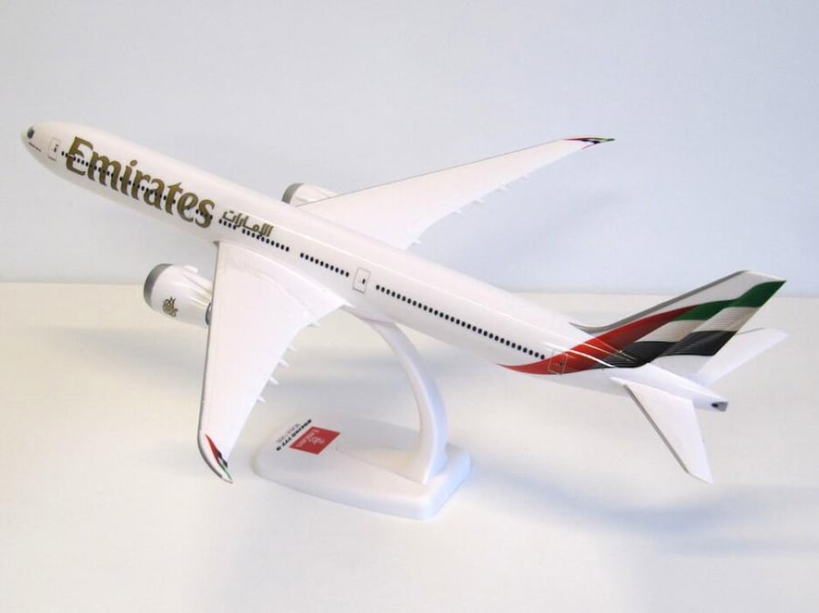 Emirates Boeing 777-9 1:200 PPC 374991