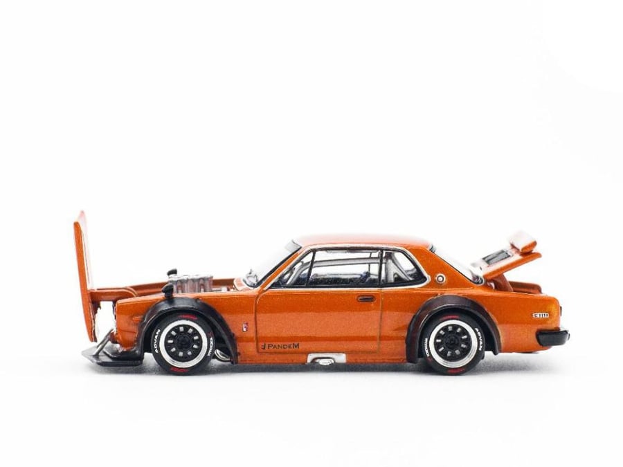 Nissan Skyline GT-R V8 Drift Hakosuka Pandem Orange 1:64 Pop Race PR640032