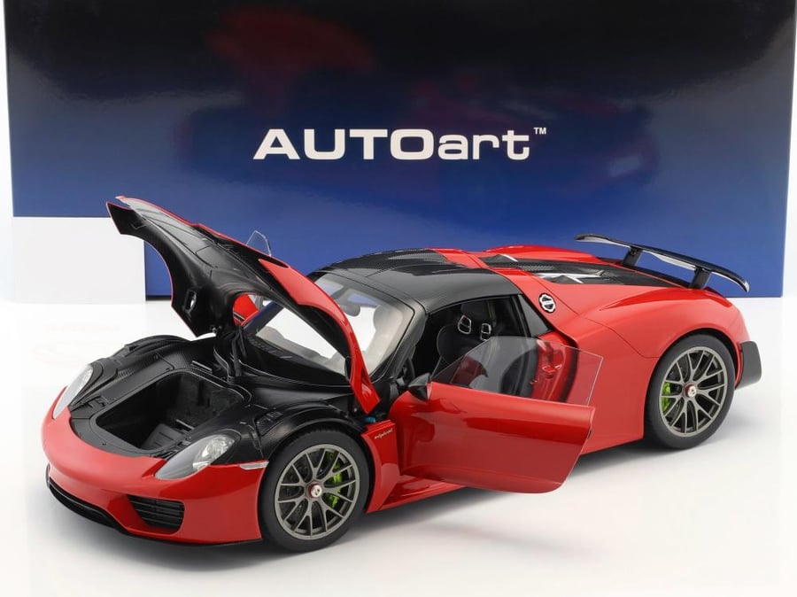 Porsche 918 Spyder Weissach Package Guards Red 1:12 AUTOart 12122