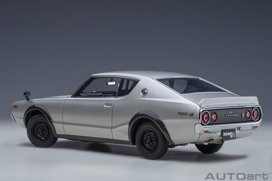 Nissan Skyline GT-R (KPGC110) Standard Version (Silver) 1:18 AUTOart 77471