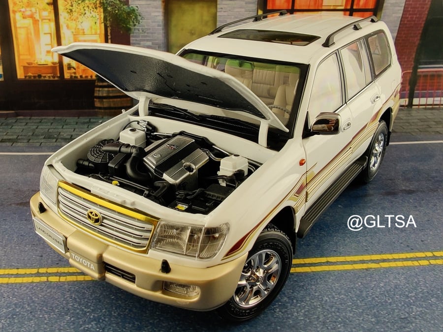 Toyota Land Cruiser LC100 White 1:18 Diecast Car Model