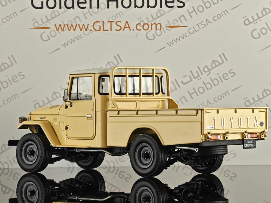 Toyota Land Cruiser LC40 Pickup Beige 1:18 Kyosho K08958BE 08958BE