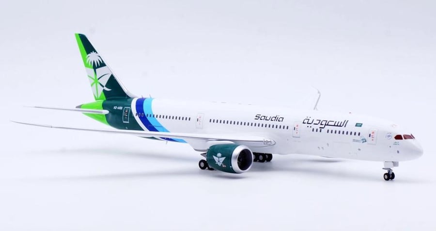 Saudi Arabian Airlines Boeing 787-9 94th National Day Flaps Down HZ-ARB 1:200 JC Wings XX20627A