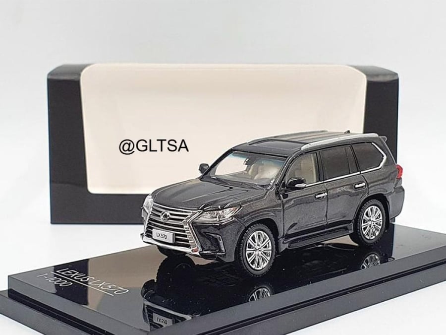 Lexus LX570 Star Light Black Glass Flake 1:64 Kyosho 00001SLB