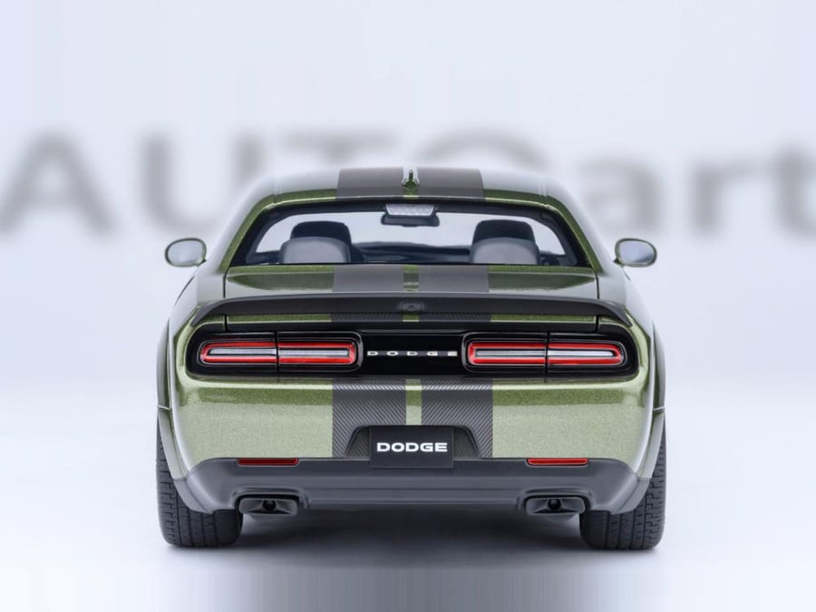 PRE-ORDER (4 Weeks) Dodge Challenger SRT Jailbreak F8 Green 1:18 AUTOart 71761