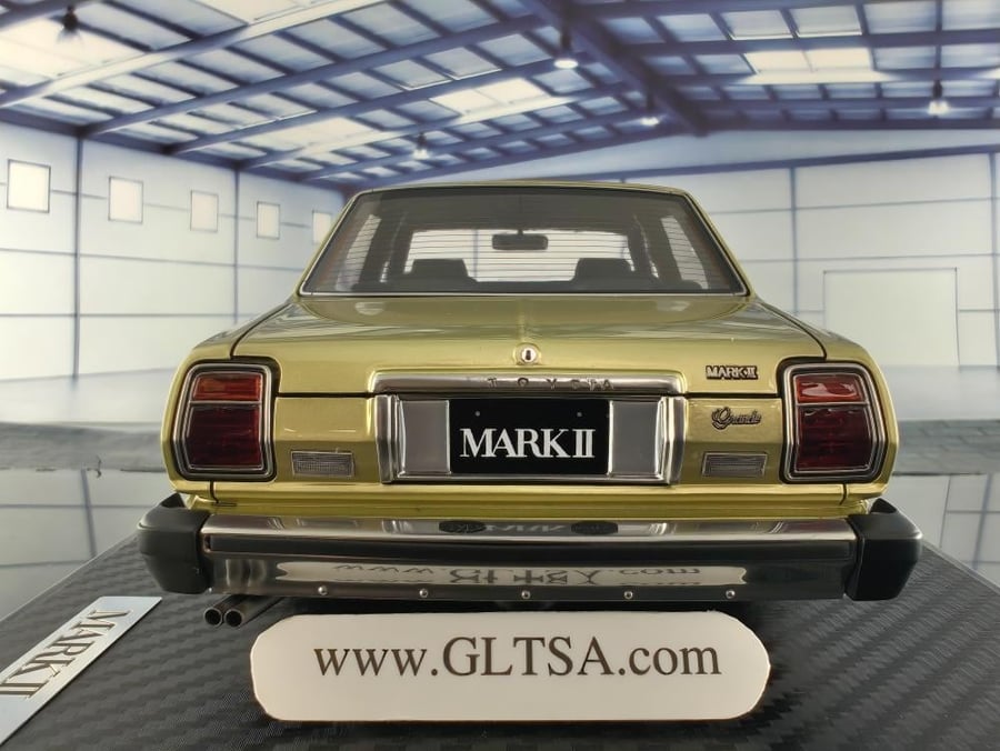 Toyota MarkII Cressida Sedan Grande (MX41) Gold 1:18 Ignition Model IG3430