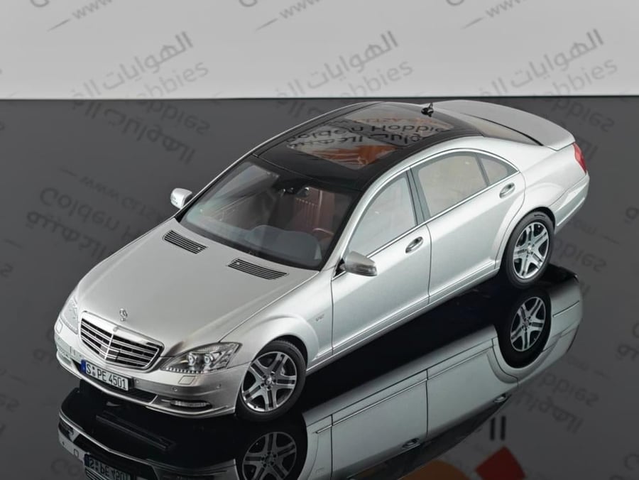 Mercedes-Benz S-Class S600L (W221) Iridium Silver Metallc with Extra Engine 1:18 MotorHelix M82201