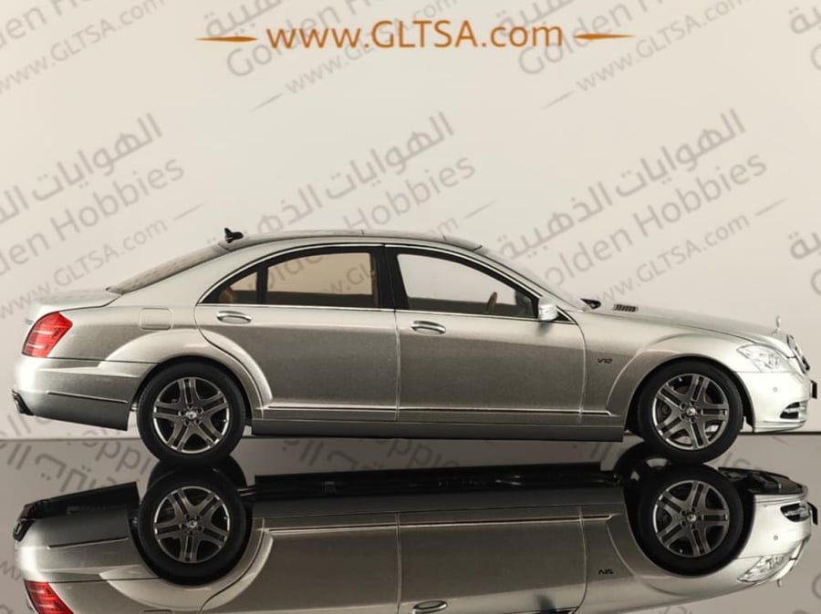 Mercedes-Benz S-Class S600L (W221) Iridium Silver Metallc with Extra Engine 1:18 MotorHelix M82201