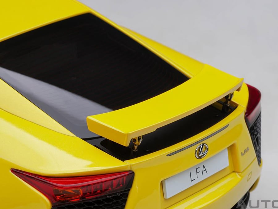 PRE-ORDER (4 Weeks) Lexus LFA Pearl Yellow 1:18 AUTOart 78854