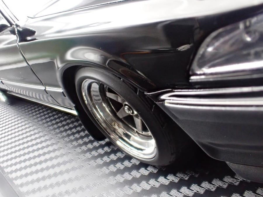 Toyota Mark II 2.5 Grande Limited (JZX81) Black / Gun Metallic 1:18 Ignition Model IG3859