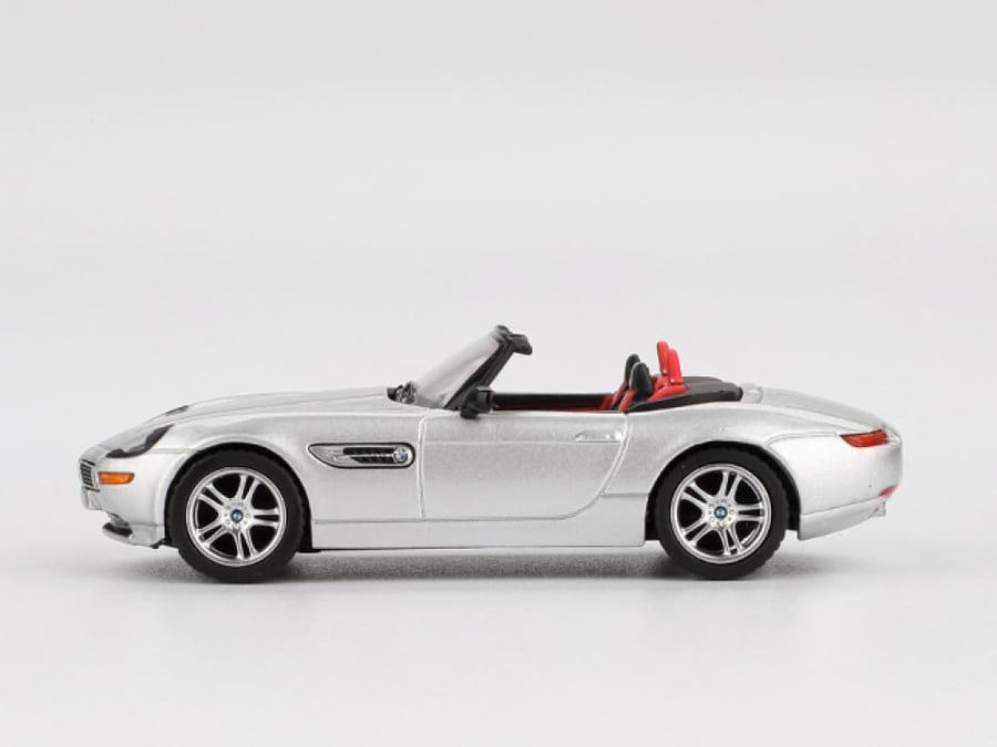 BMW Z8 Silver 1:64 MINI GT MGT00998-CH