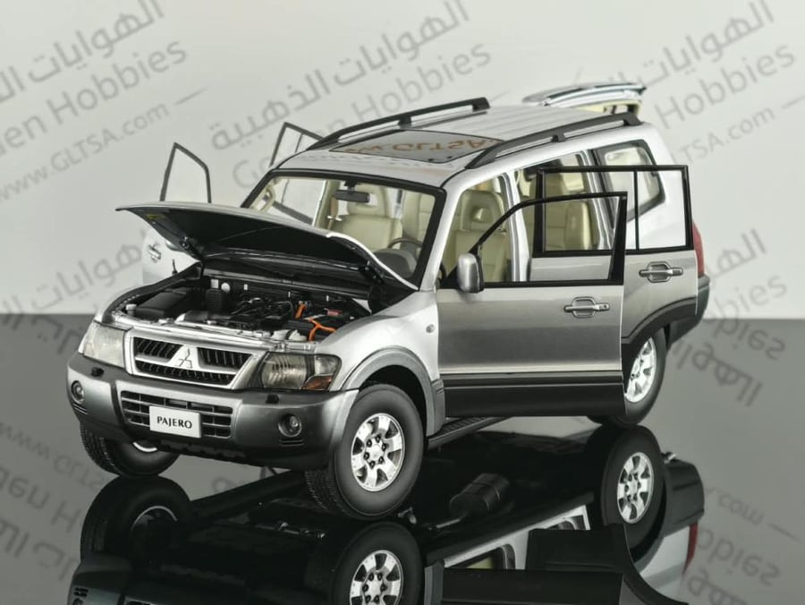 Mitsubishi Pajero V73 Cool Silver 1:18 SunStar 5832