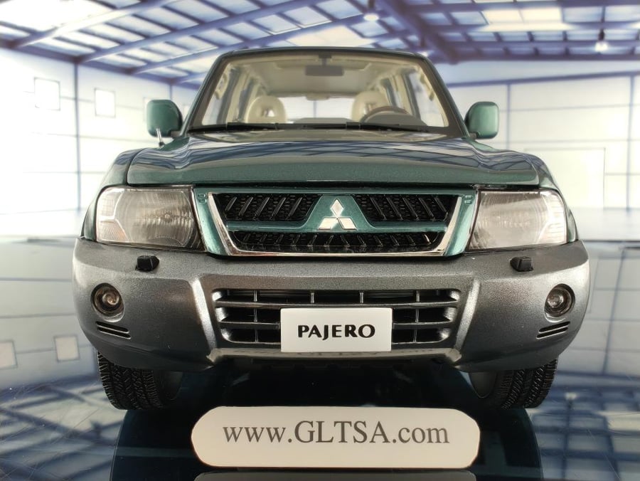 Mitsubishi Pajero V73 Green Metallic 1:18 SunStar 5831