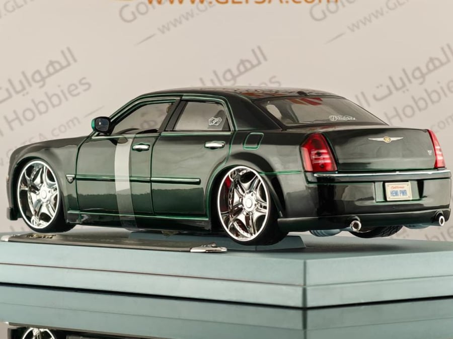 RARE with NOTES Chrysler 300C Hemi Playerz Hard Top Metallic Dark Green 1:18 Maisto 31058